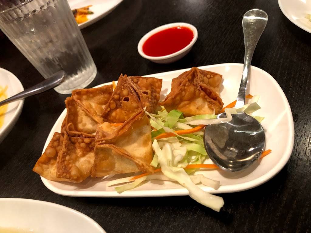 Wild Pepper Szechuan Cuisine | restaurant | 16860 Southcenter Pkwy, Tukwila, WA 98188, USA | 2067395979 OR +1 206-739-5979