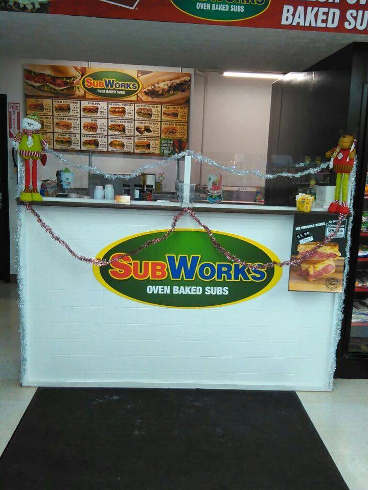 Deli-4-Less Convenient | restaurant | 7893 W 130th St, Parma, OH 44130, USA | 4402538090 OR +1 440-253-8090