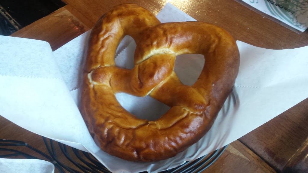 Mackeseys Irish Pub | restaurant | 317 State St, Madison, WI 53703, USA | 6082566071 OR +1 608-256-6071