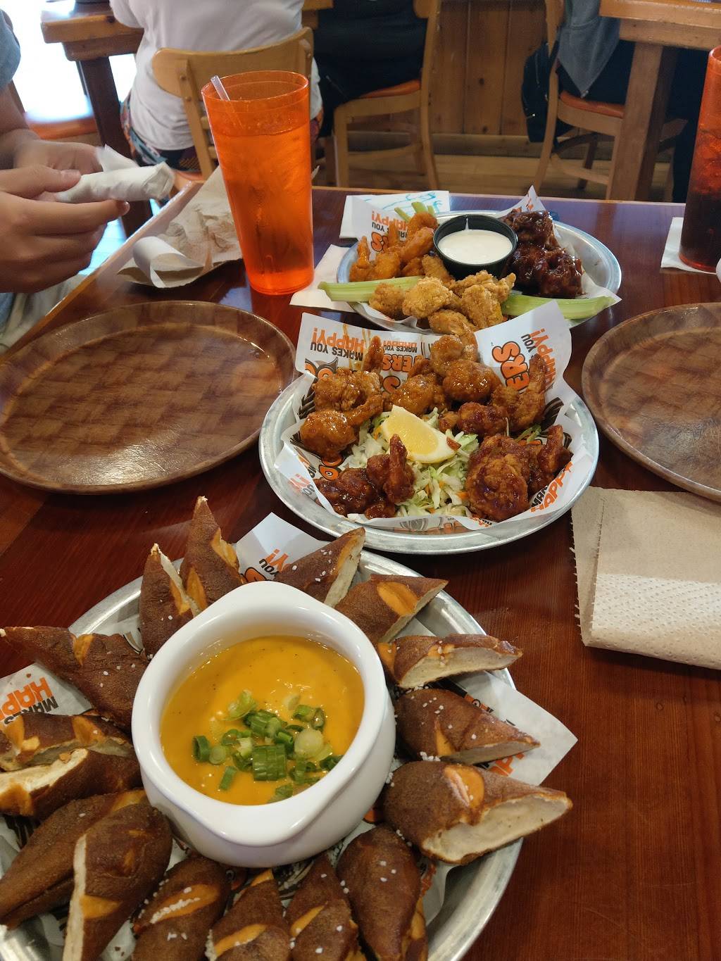 Hooters | restaurant | 3541 Truxel Rd, Sacramento, CA 95834, USA | 9169299464 OR +1 916-929-9464