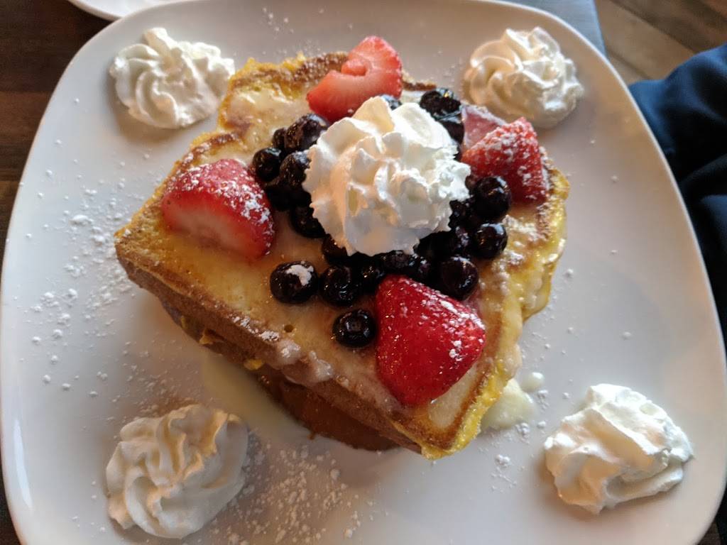 Crave Kitchen & Cocktails | restaurant | 64400 Van Dyke, Washington, MI 48095, USA | 5867526505 OR +1 586-752-6505