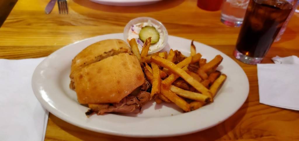 Pancho & Leftys Outlaw Grill | restaurant | 1018 17th Ave, Monroe, WI 53566, USA | 6084266116 OR +1 608-426-6116