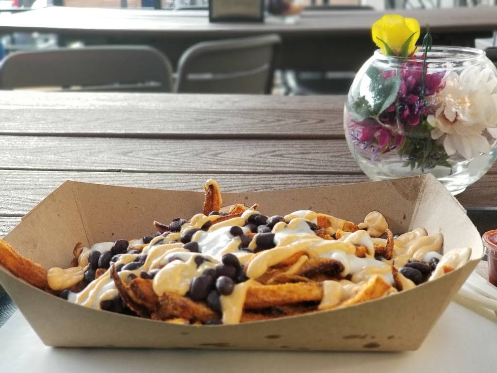 Choices Cafe Coconut Grove | restaurant | 2895 McFarlane Rd, Coconut Grove, FL 33133, USA | 3054140330 OR +1 305-414-0330