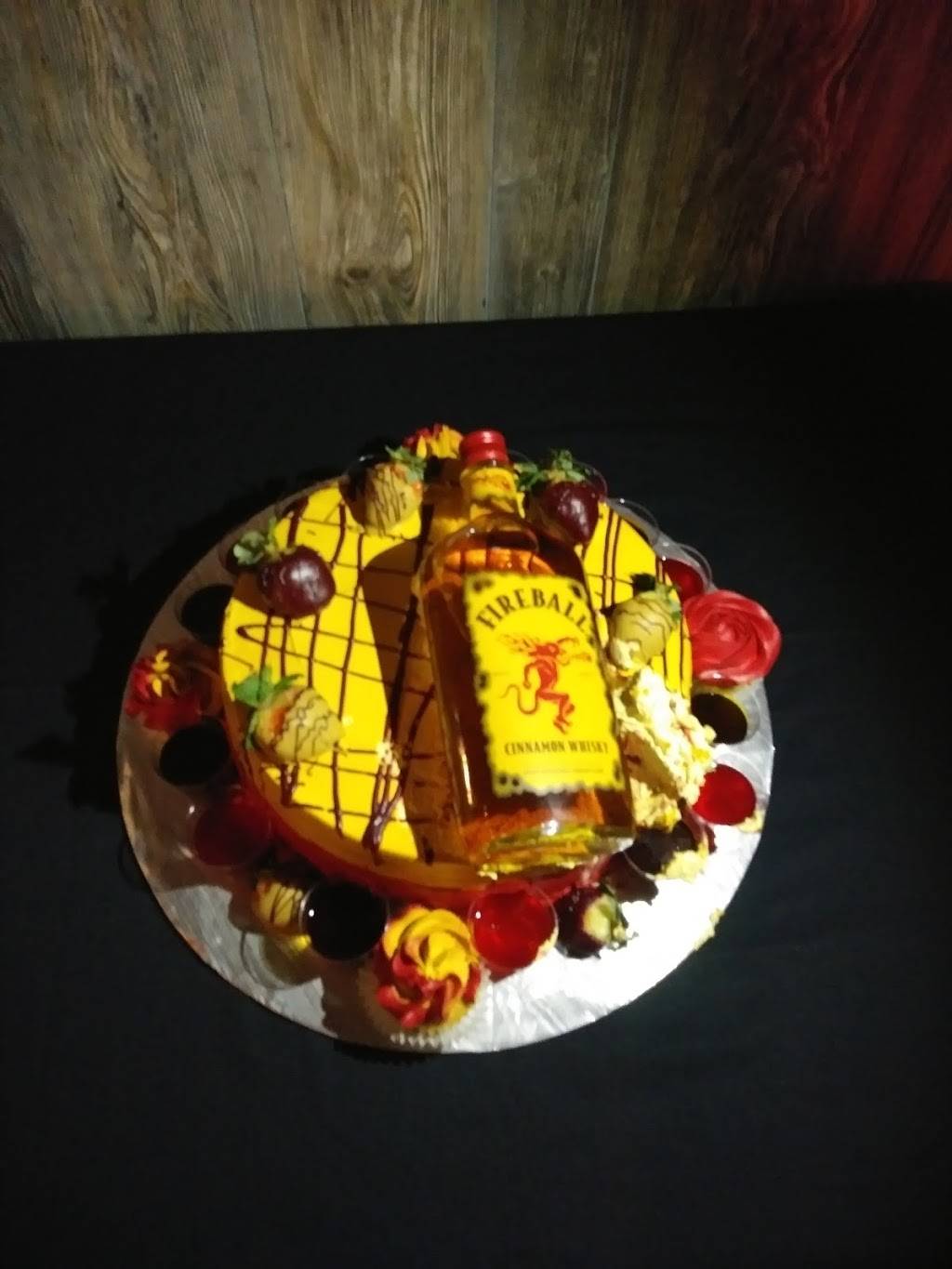 L.C.s Pub | restaurant | 605 N Main St, Caseyville, IL 62232, USA | 6188559007 OR +1 618-855-9007