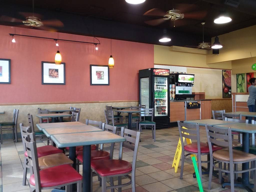 Subway Restaurants | restaurant | 1, The Davis Building, 1302 Elm St, Dallas, TX 75201, USA | 2147471088 OR +1 214-747-1088