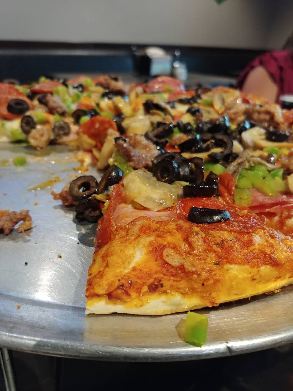 Me-n-Eds Pizza | restaurant | 3300 Buena Vista Rd c3, Bakersfield, CA 93311, USA | 6616647253 OR +1 661-664-7253