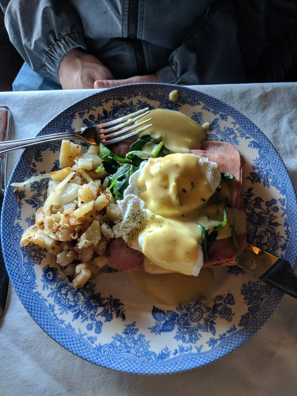 Tavern on the Rail | restaurant | 81 Tavern Rd, Mineral, VA 23117, USA | 5408727245 OR +1 540-872-7245