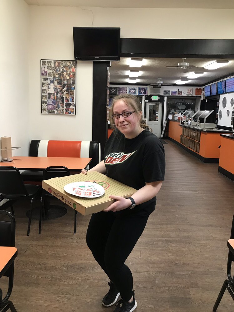 Brians Pizza & Bowling | restaurant | 107 Cottage Ave, Cashmere, WA 98815, USA | 5097821505 OR +1 509-782-1505