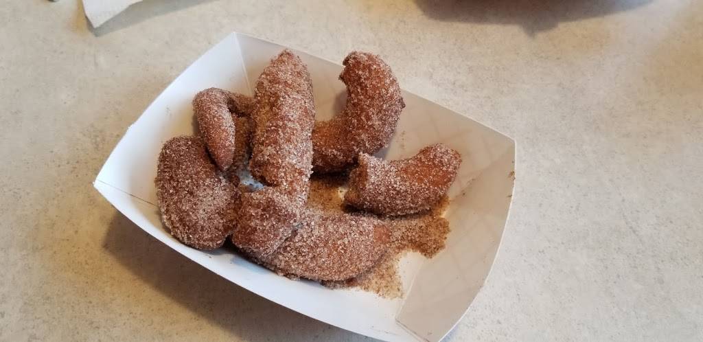 BBQ House | restaurant | 5227, 5002 E Oak Island Dr, Oak Island, NC 28465, USA | 9102011001 OR +1 910-201-1001