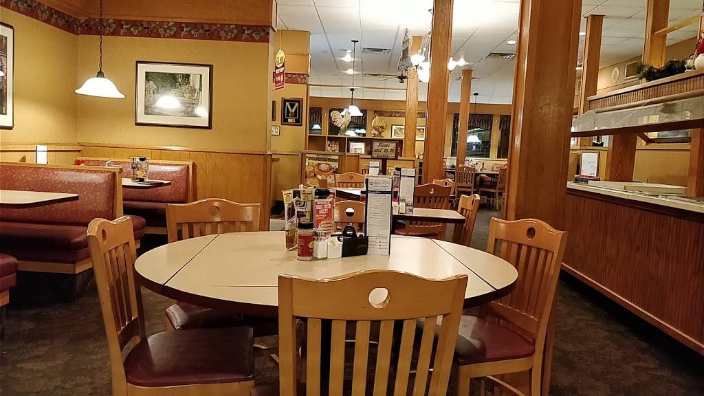 Country Kitchen Restaurant | restaurant | 528 MN-7 E, Hutchinson, MN 55350, USA | 3205874940 OR +1 320-587-4940