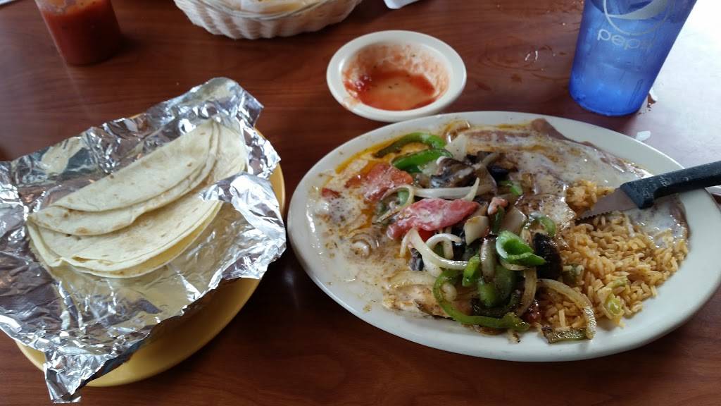 El Patron | restaurant | 2010 E Grand River Ave, Howell, MI 48843, USA | 5175527448 OR +1 517-552-7448