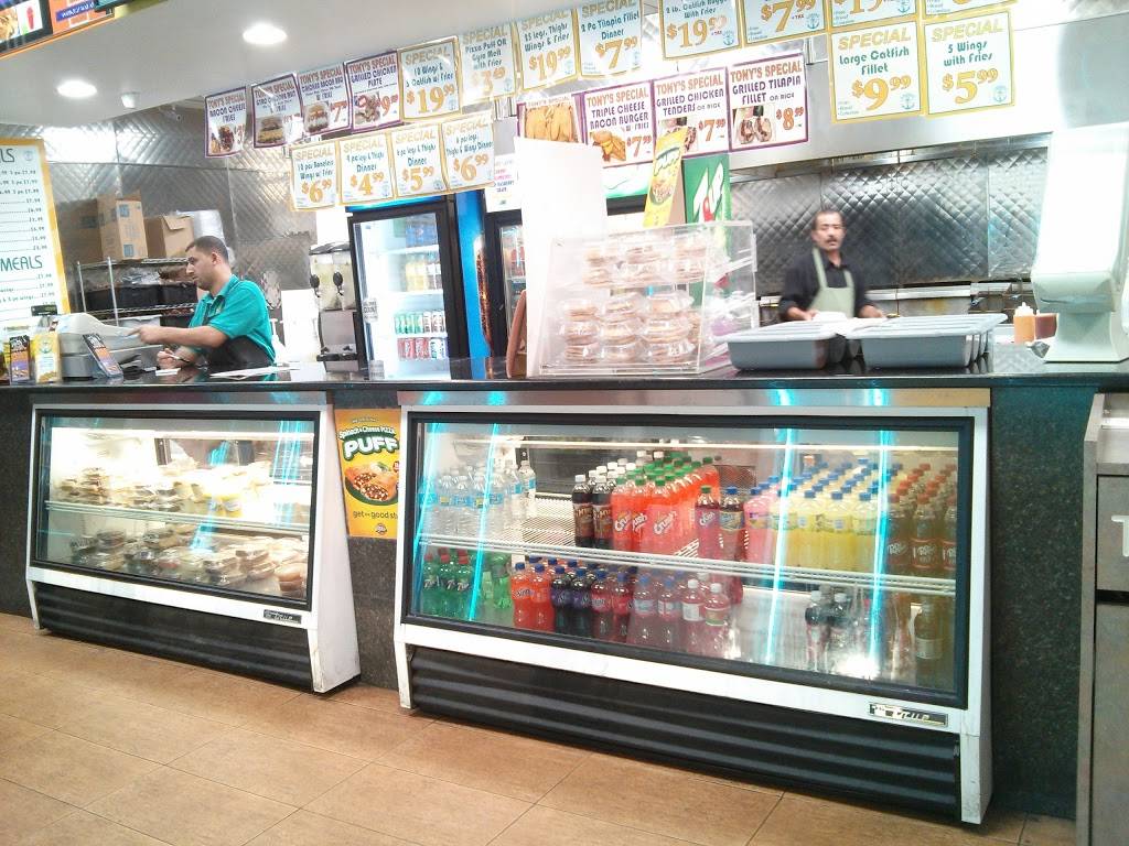 Sharks Fish & Chicken | restaurant | 17455 Kedzie Ave, Hazel Crest, IL 60429, USA | 7083359000 OR +1 708-335-9000