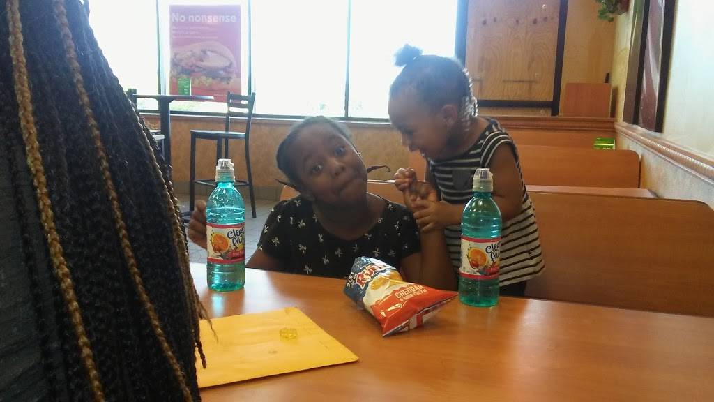 Subway | restaurant | 4207 Webber Pkwy, Minneapolis, MN 55412, USA | 6125881926 OR +1 612-588-1926