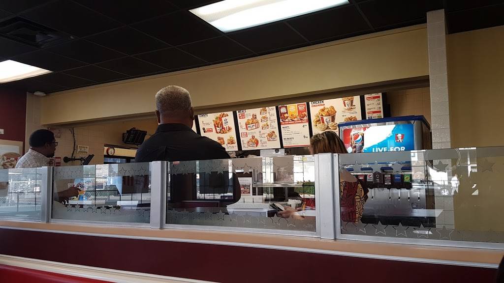 KFC | restaurant | 4917 Bellflower Blvd, Lakewood, CA 90713, USA | 5629251983 OR +1 562-925-1983