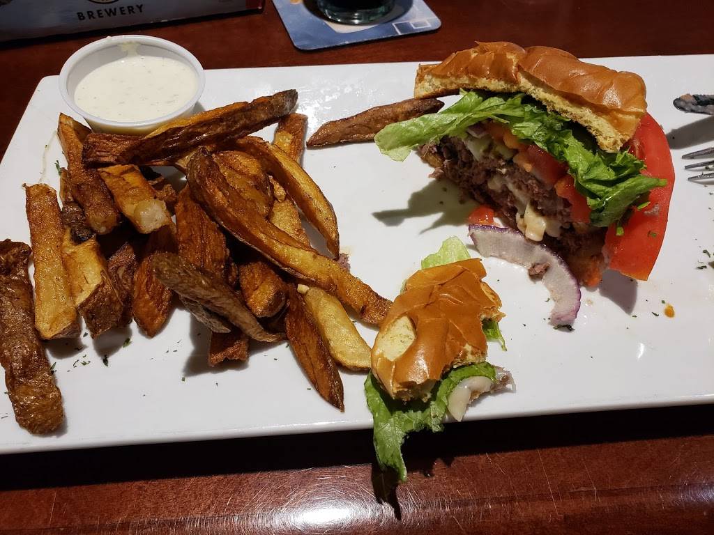 The British Bulldog Pub | restaurant | 1005-1201 Bower Pkwy, Columbia, SC 29212, USA | 8032278918 OR +1 803-227-8918