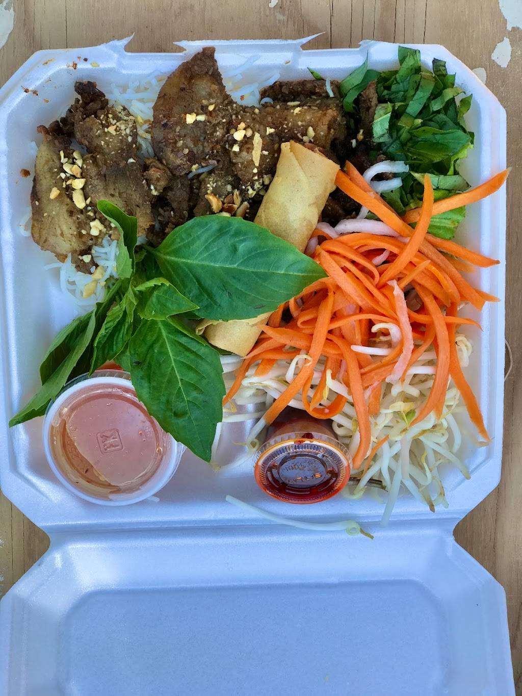 Family Pho & Banh Mi | restaurant | 1427 Ave D, Snohomish, WA 98290, USA | 3602178916 OR +1 360-217-8916