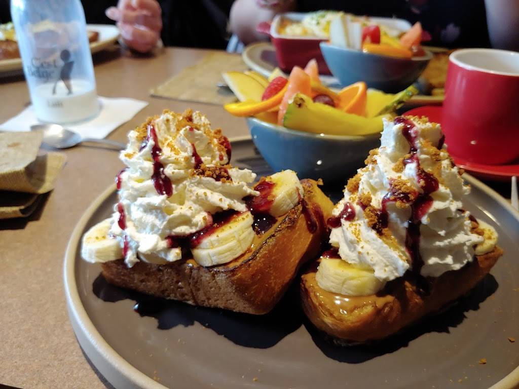 Cest Belge | restaurant | 246 Rue Robinson S, Granby, QC J2G 7M6, Canada | 4507777676 OR +1 450-777-7676