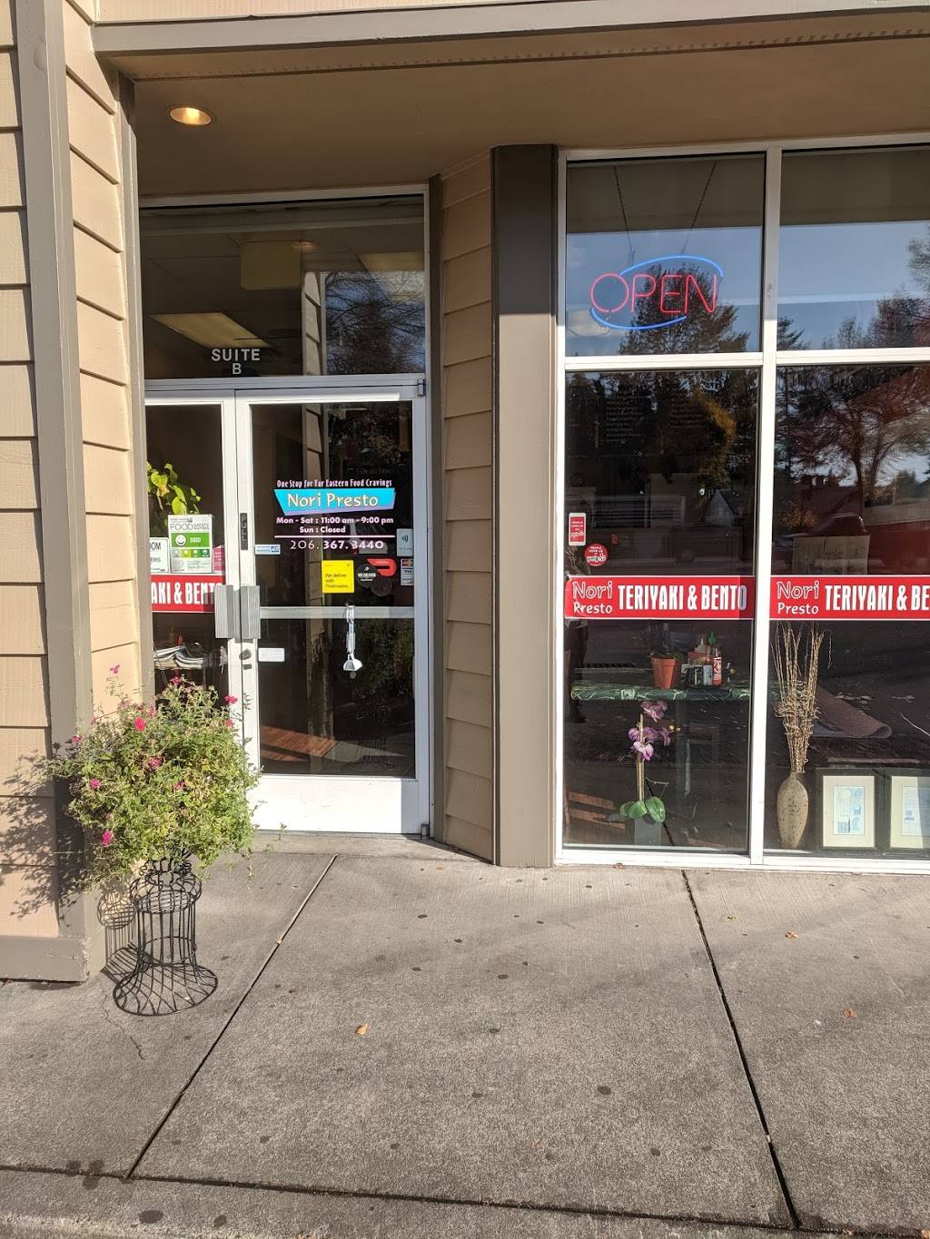 Nori Presto | restaurant | 12354 15th Ave NE, Seattle, WA 98125, USA | 2063673440 OR +1 206-367-3440