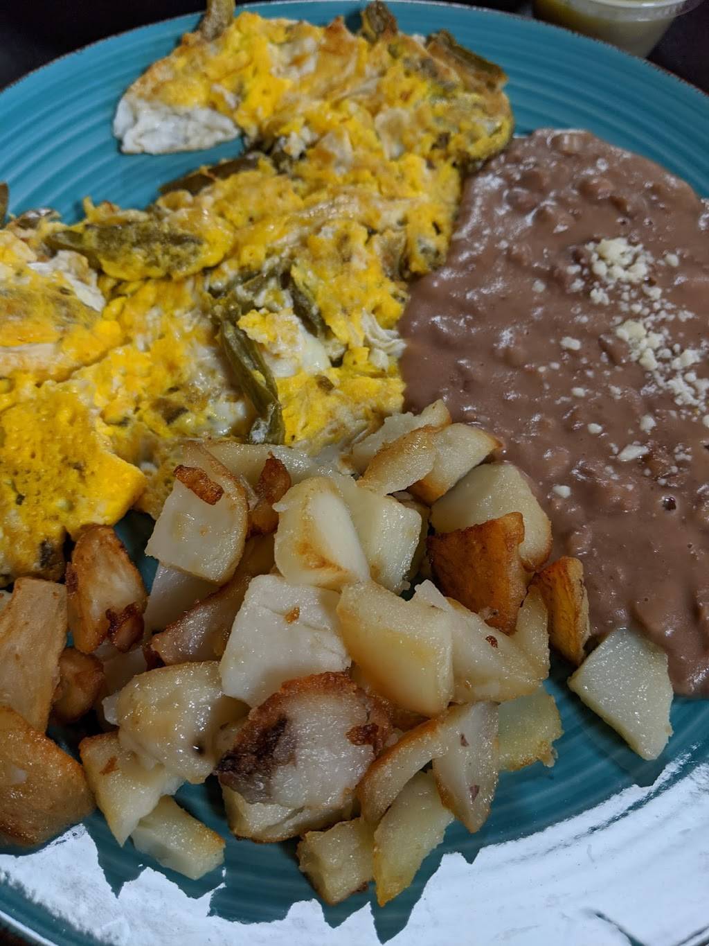 La Familia cafe | restaurant | 224 W Michigan Ave, Kalamazoo, MI 49007, USA | 2693128014 OR +1 269-312-8014