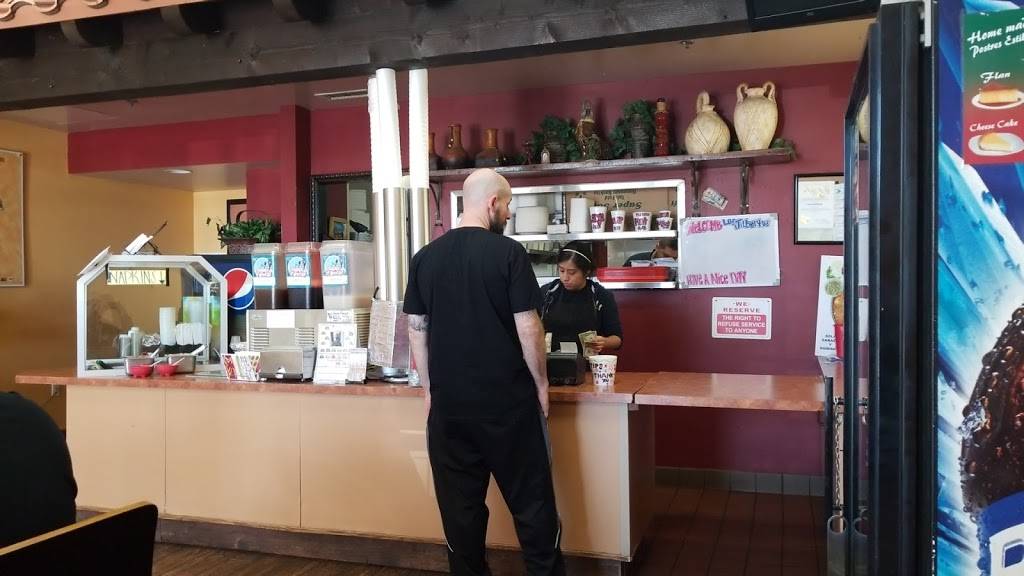 Los Jilbertos Taco Shop Temecula | restaurant | 4821, 30571 Temecula Pkwy, Temecula, CA 92592, USA | 9516766101 OR +1 951-676-6101