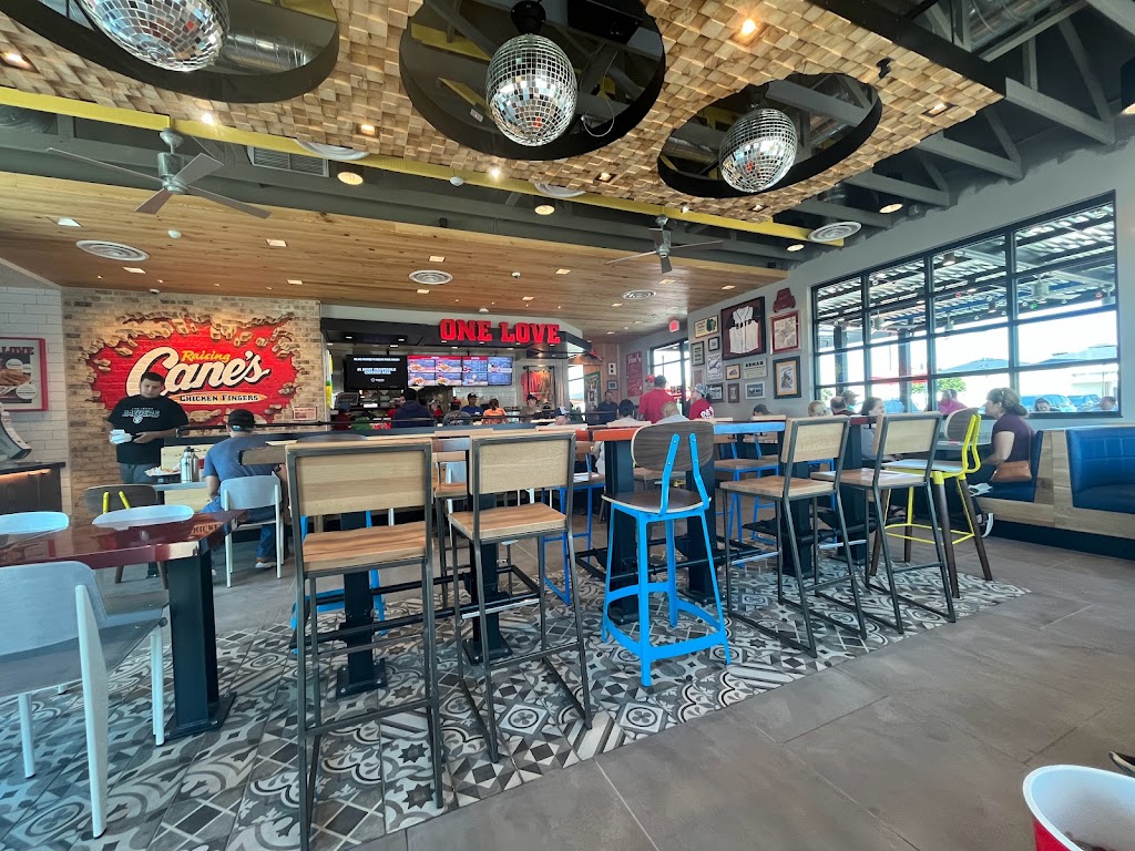Raising Canes Chicken Fingers | restaurant | 1331 E Hatch Rd, Ceres, CA 95351, USA | 2093079894 OR +1 209-307-9894