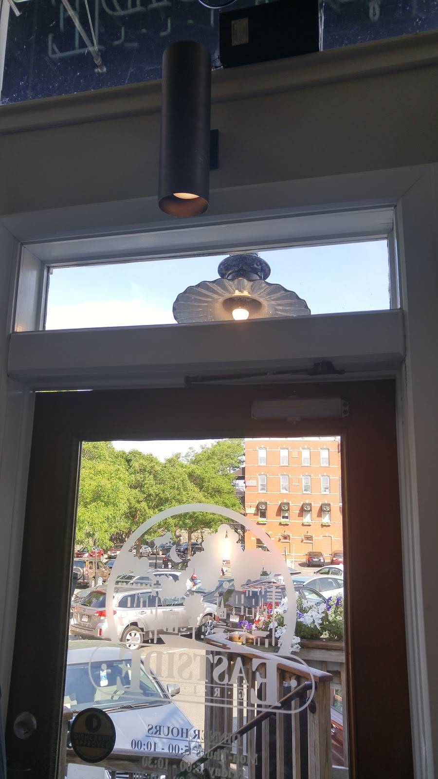 Eastside Grill | restaurant | 19 Strong Ave, Northampton, MA 01060, USA | 4135863347 OR +1 413-586-3347