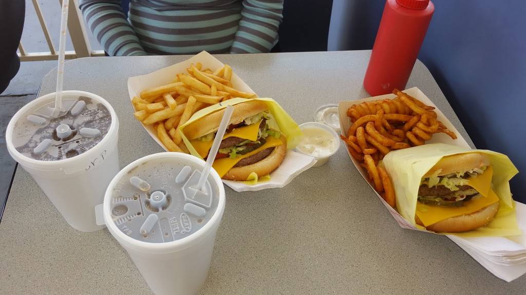 sno-white drive in | restaurant | 1210 W Turner Rd, Lodi, CA 95242, USA | 2093695314 OR +1 209-369-5314