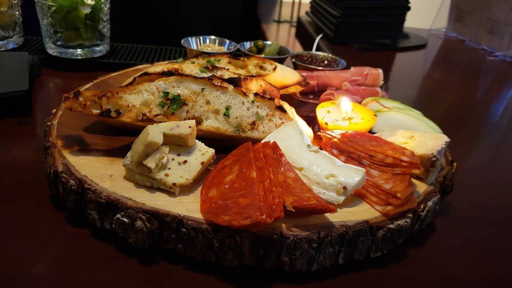 Guildhall | restaurant | 6741 Bright Ave, Whittier, CA 90601, USA | 5626321445 OR +1 562-632-1445