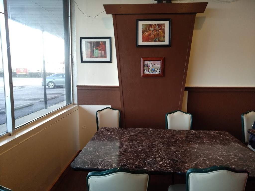 Cleveland Tiffin | restaurant | 4630 Warrensville Center Rd, North Randall, OH 44128, USA | 2162207002 OR +1 216-220-7002