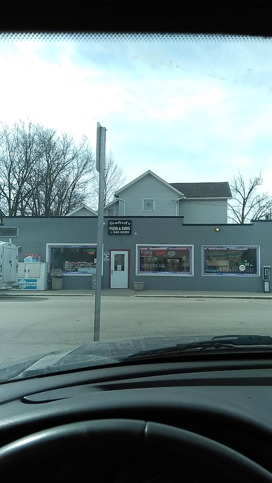 Teafords Pizza & Subs | meal takeaway | 101 Pine St, Greenville, OH 45331, USA | 9375479383 OR +1 937-547-9383