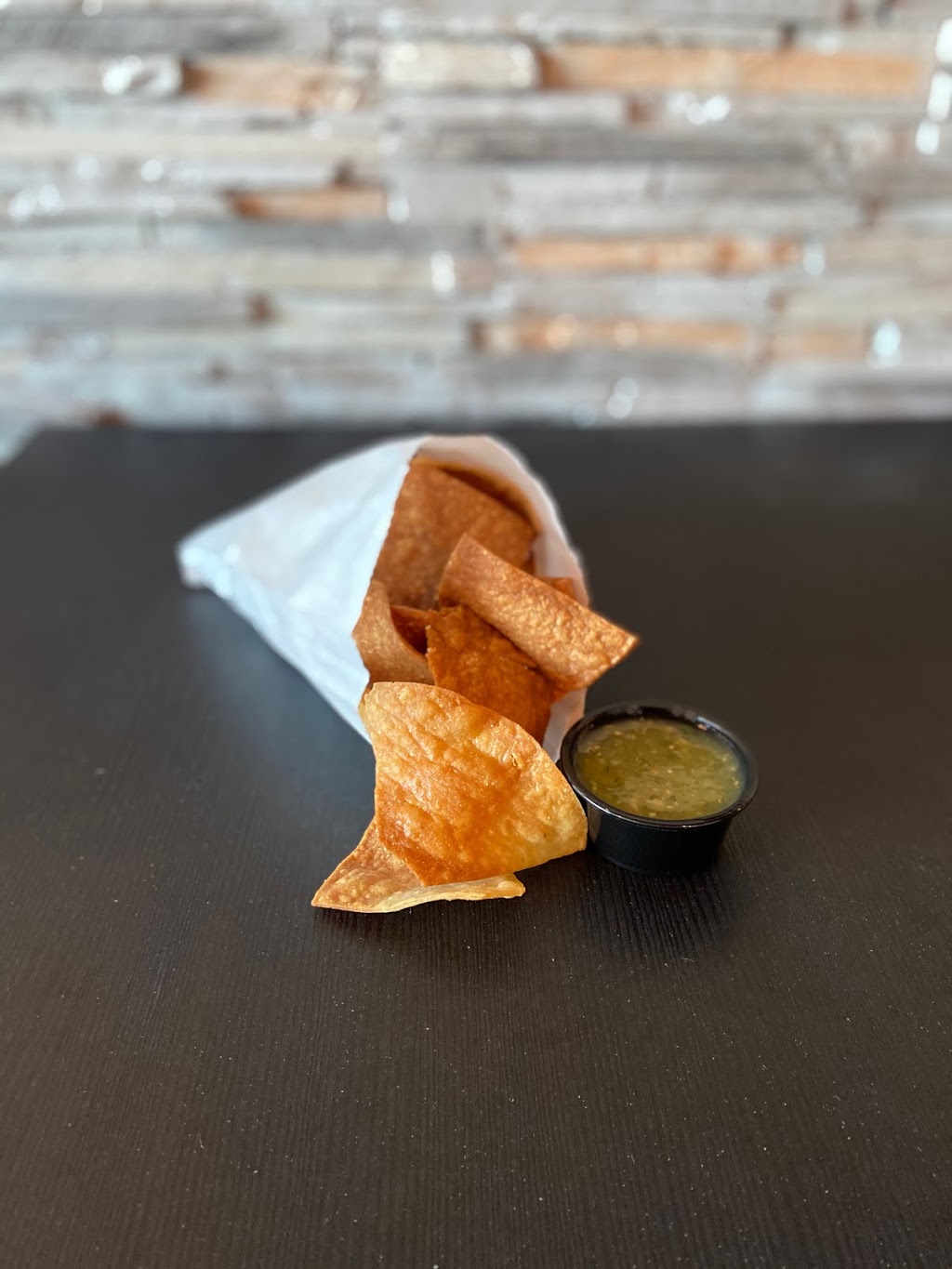 Luckys Spitfire | restaurant | 1125 N 9th St Suite D, Milwaukee, WI 53233, USA | 4147129381 OR +1 414-712-9381