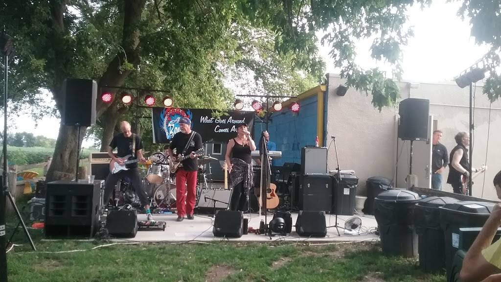 Outskirtz Bar | night club | 8384 40th Ave, Cumming, IA 50061, USA | 5152105502 OR +1 515-210-5502