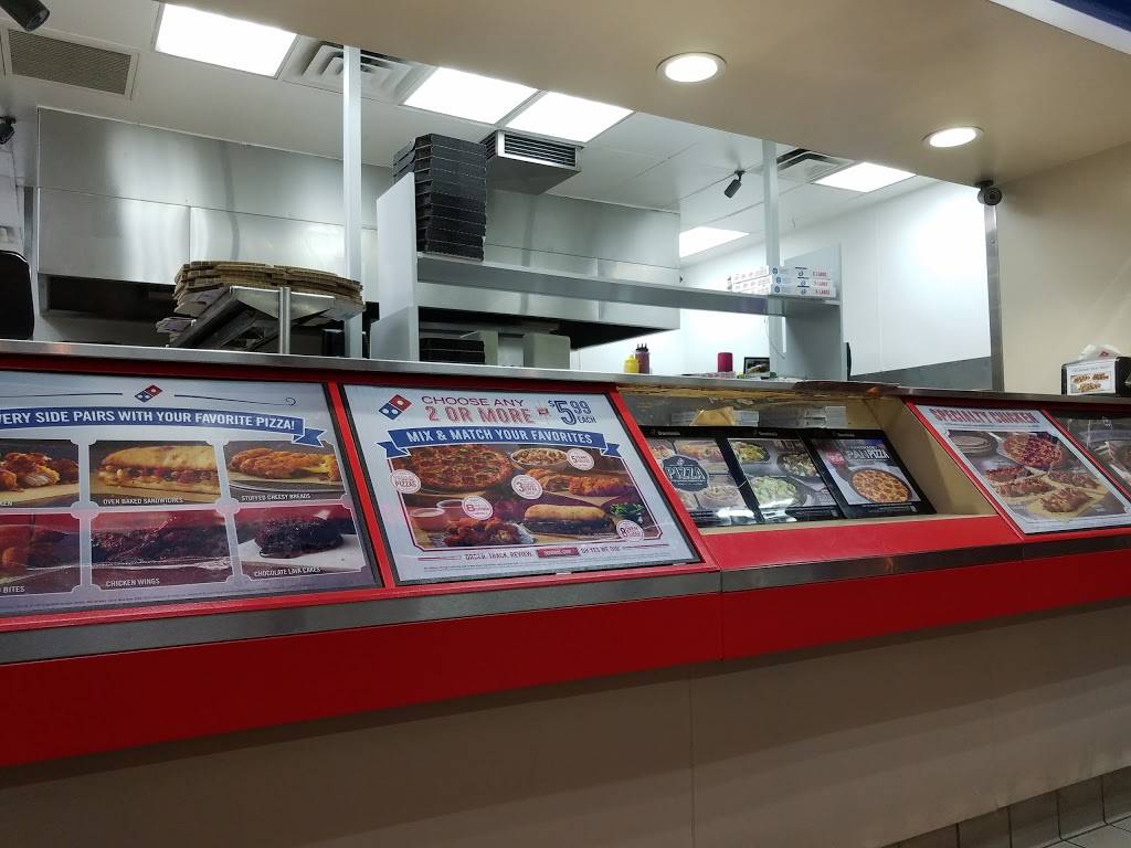 Dominos Pizza | meal delivery | 1913 N Placentia Ave, Placentia, CA 92870, USA | 7149939300 OR +1 714-993-9300