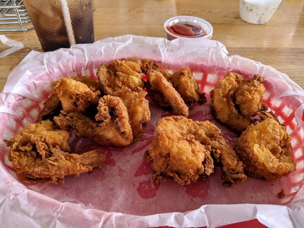 Rivercrest Lighthouse Marina Restaurant and Lounge | restaurant | 375 W Vaughn Dr, Madison, IN 47250, USA | 8122653280 OR +1 812-265-3280