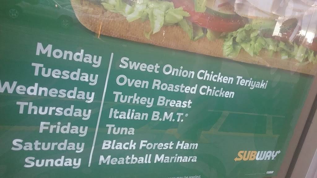 Subway Restaurants | restaurant | 197 Army Trail Rd, Glendale Heights, IL 60139, USA | 6308944567 OR +1 630-894-4567