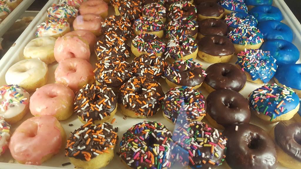 Yum Yum Donuts | cafe | 13471 Telegraph Rd, Whittier, CA 90605, USA | 5629064926 OR +1 562-906-4926