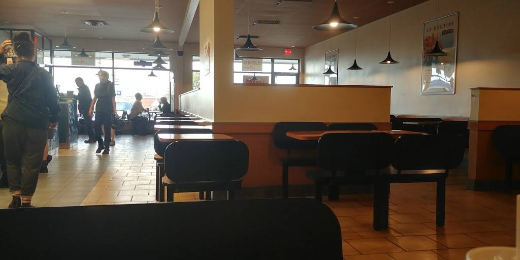 Valentine | restaurant | 1335 Rue Belvédère S, Sherbrooke, QC J1H 4E4, Canada | 8195629870 OR +1 819-562-9870