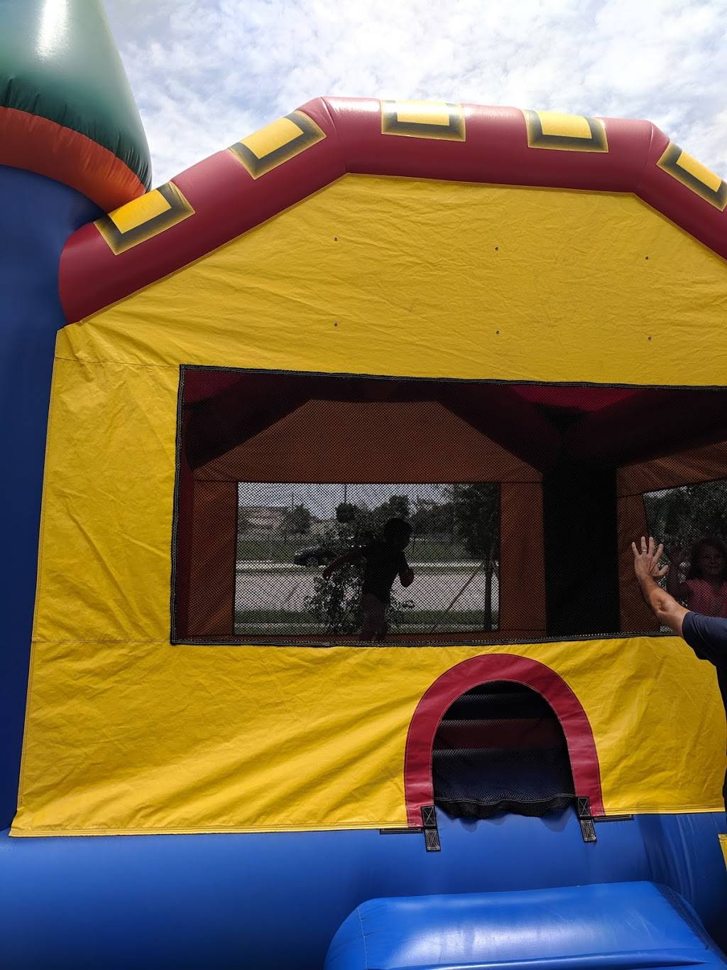 Pollo Tropical | restaurant | 8851 W Commercial Blvd, Tamarac, FL 33351, USA | 9547167947 OR +1 954-716-7947