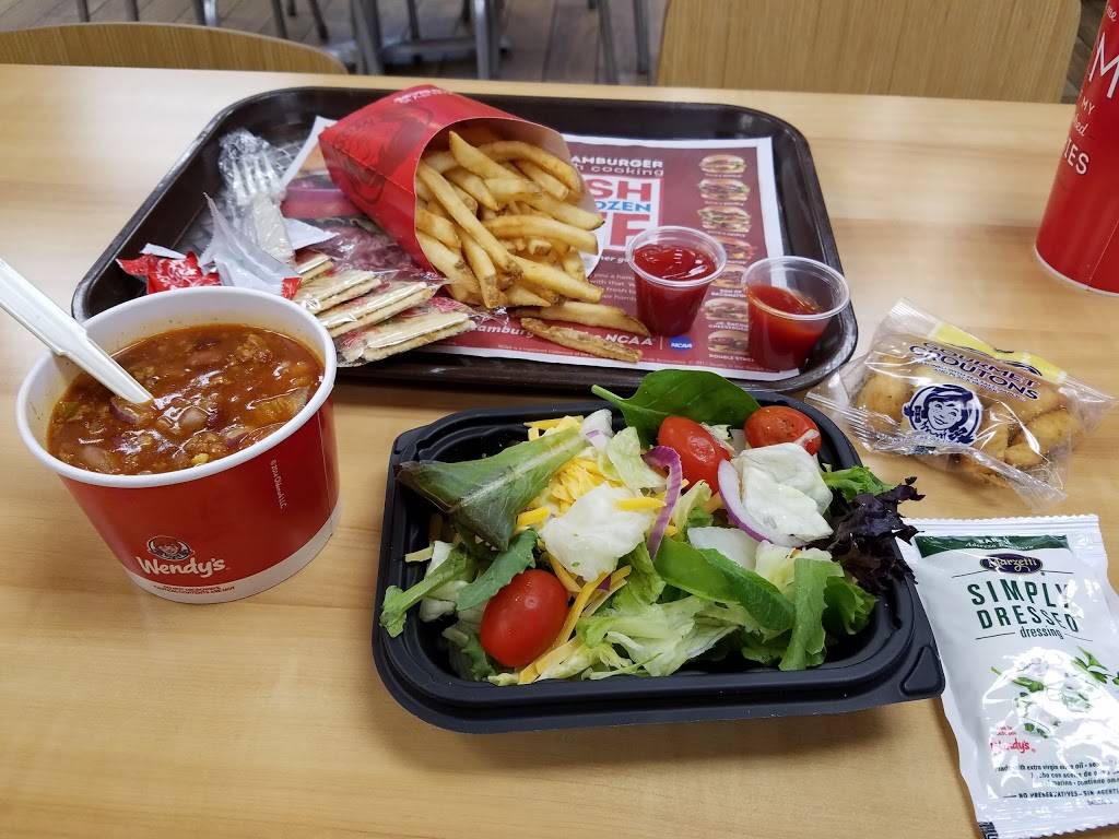 Wendys | restaurant | 9800 NW Prairie View Rd, Kansas City, MO 64153, USA | 8168809480 OR +1 816-880-9480