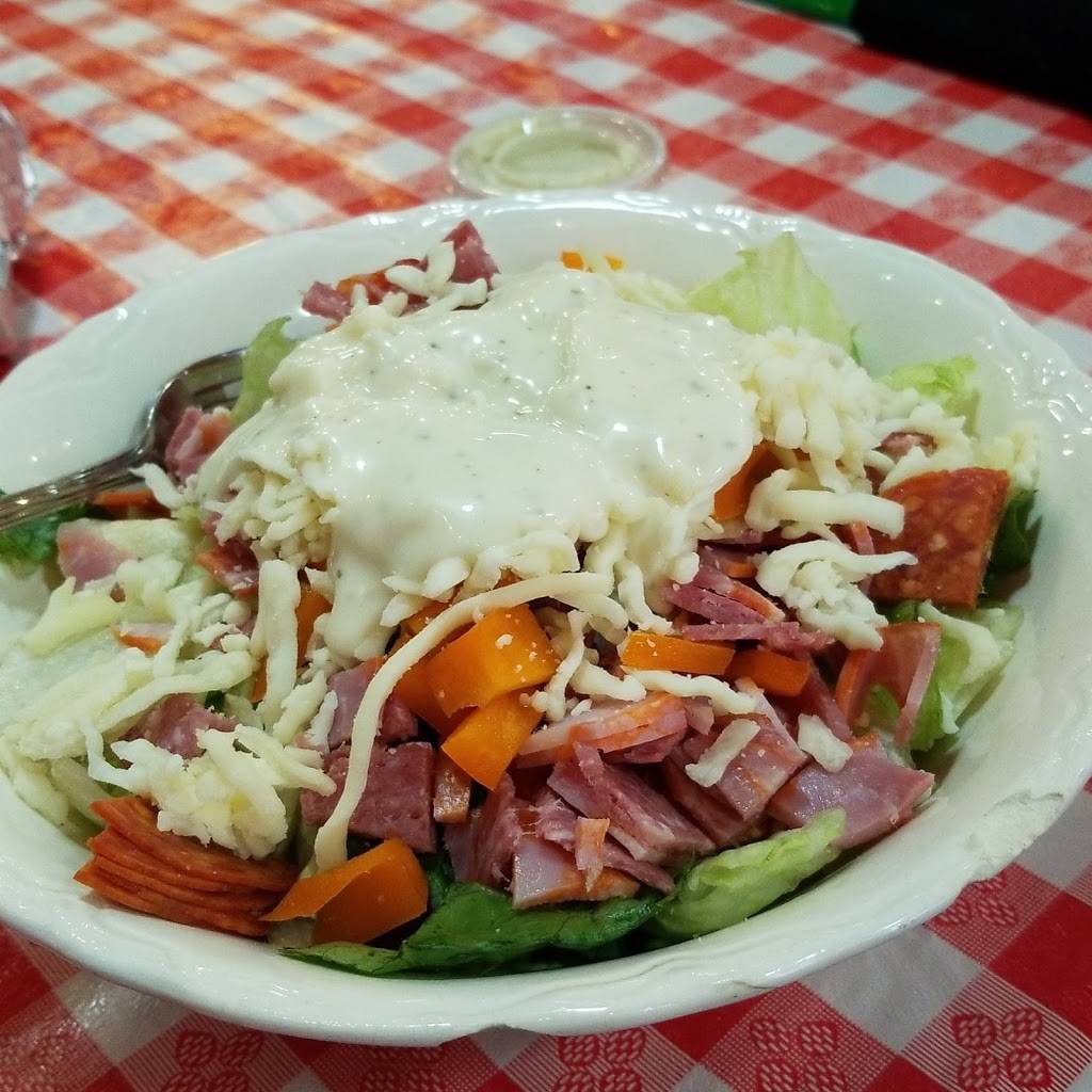 Cilinos | restaurant | 230 8th Ave SE, Wellman, IA 52356, USA | 3196464555 OR +1 319-646-4555