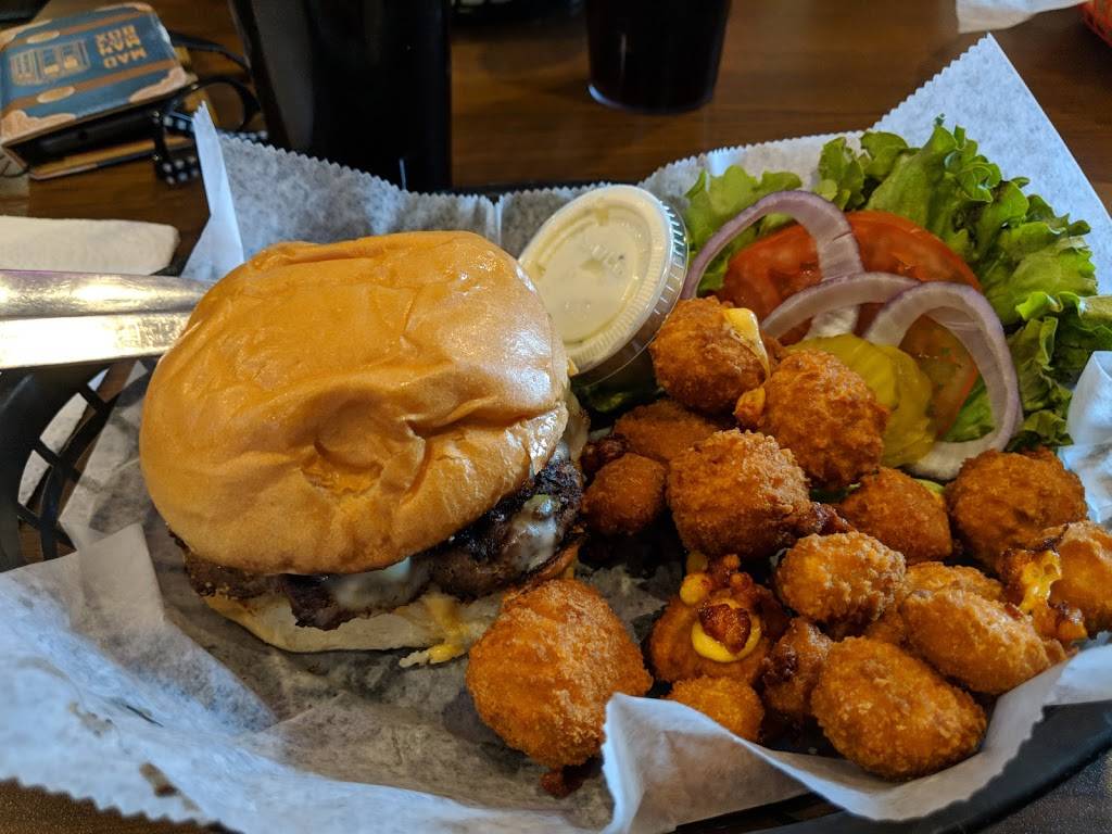 Nite Hawk Bar & Grill | restaurant | 105 Greene St, Slater, IA 50244, USA | 5152283500 OR +1 515-228-3500