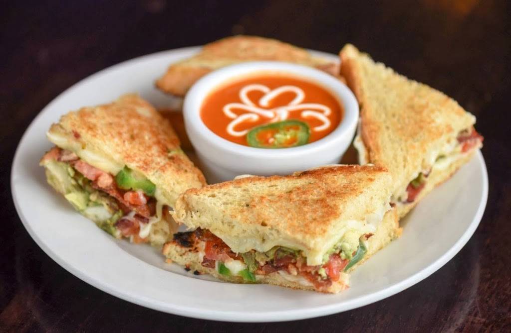 Mos Irish Pub Wauwatosa | restaurant | 10842 W Bluemound Rd, Wauwatosa, WI 53226, USA | 4147749782 OR +1 414-774-9782