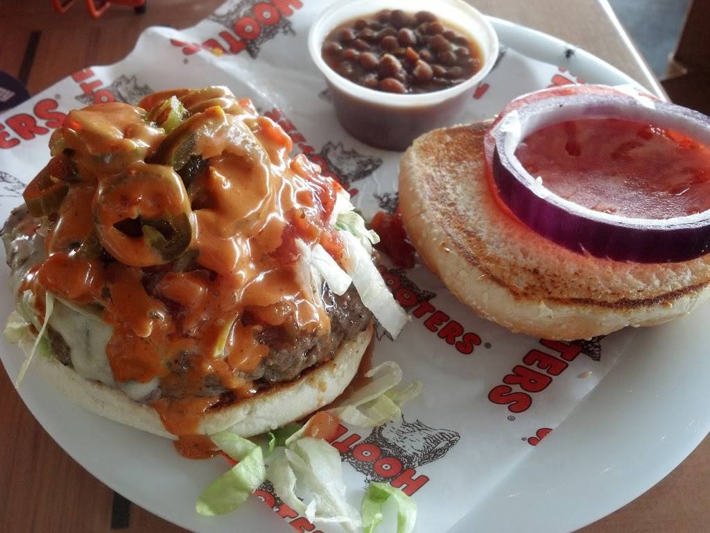 Hooters | meal takeaway | 192 W, Boardwalk Pl E, Madeira Beach, FL 33708, USA | 7277974668 OR +1 727-797-4668