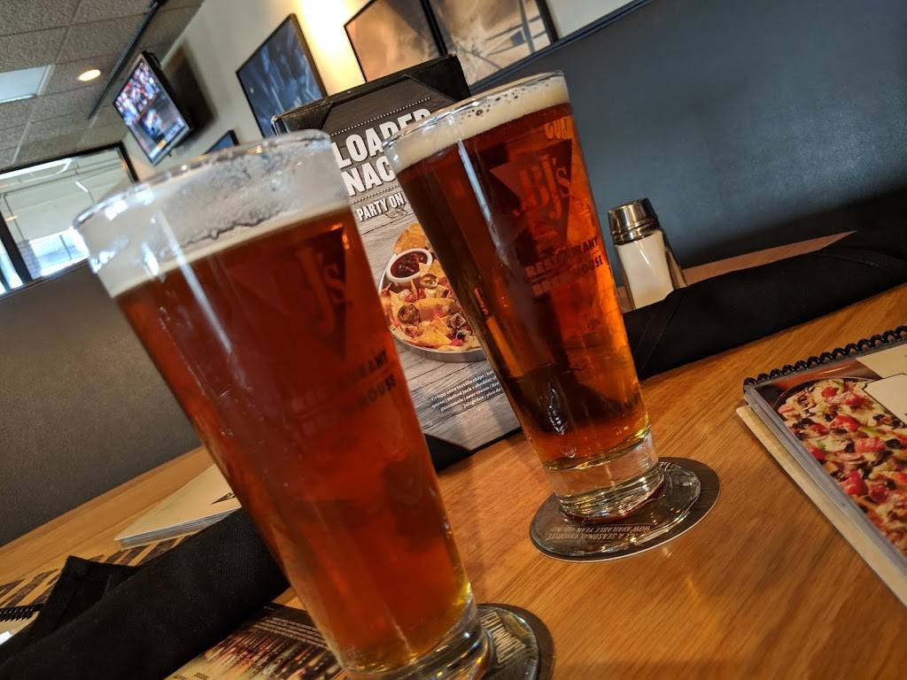 BJs Restaurant & Brewhouse | restaurant | 12105 N Center Ave, Portland, OR 97217, USA | 5032895566 OR +1 503-289-5566