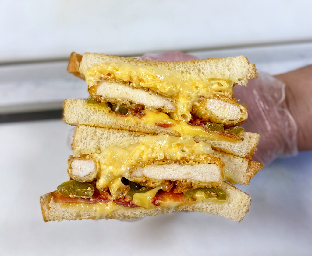 Munchie - Mobile Grilled Cheese and More | restaurant | 5832 Fairdale Ln, Houston, TX 77057, USA | 8328594005 OR +1 832-859-4005