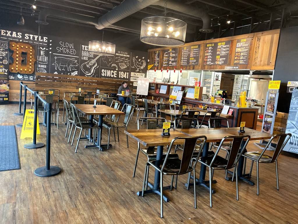 Dickeys Barbecue Pit | restaurant | 4716 W Werner Rd, Bremerton, WA 98312, USA | 3606277073 OR +1 360-627-7073