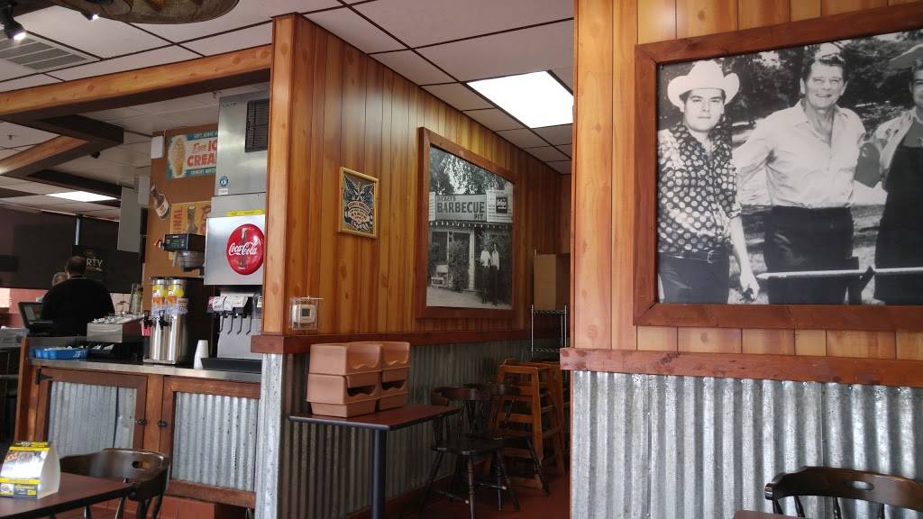 Dickeys Barbecue Pit | restaurant | 5434 Ygnacio Valley Rd, Concord, CA 94521, USA | 9256735306 OR +1 925-673-5306