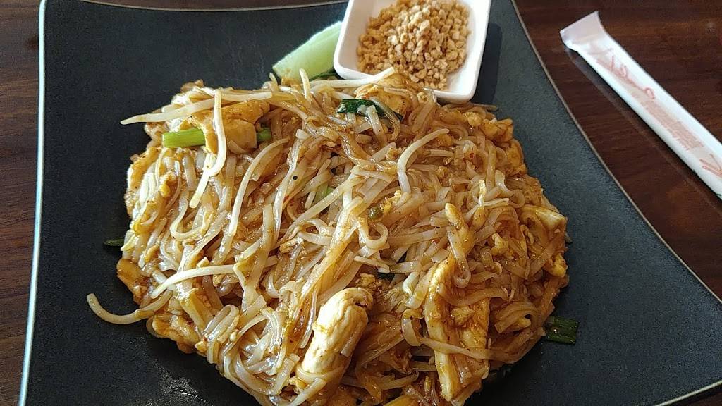 Lucky Thai | restaurant | 1594 Woodcliff Dr NE Suite F, Atlanta, GA 30329, USA | 6787059539 OR +1 678-705-9539