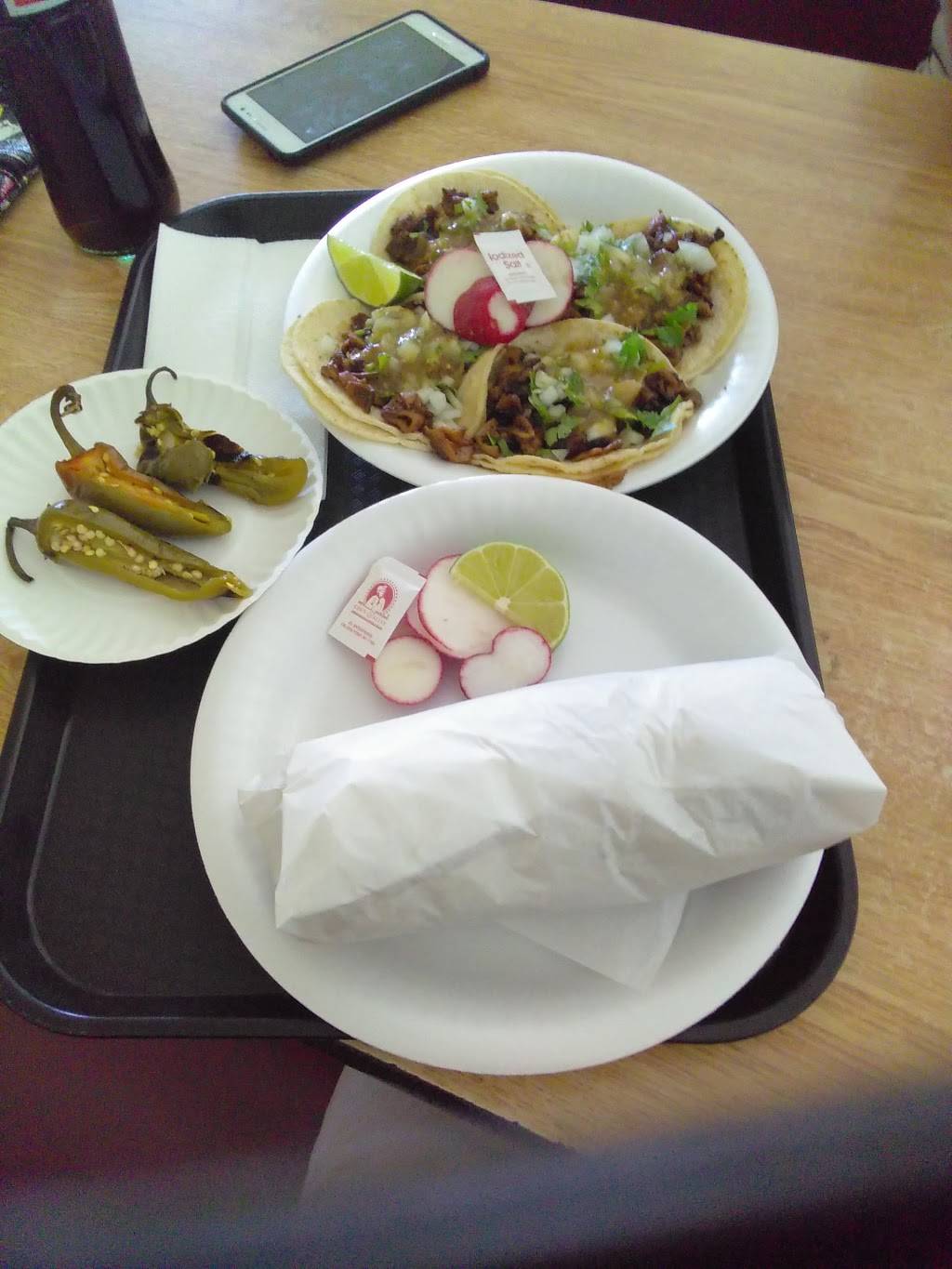 Taqueria El Pariente | restaurant | 24042 Newhall Ave, Newhall, CA 91321, USA | 6612229327 OR +1 661-222-9327