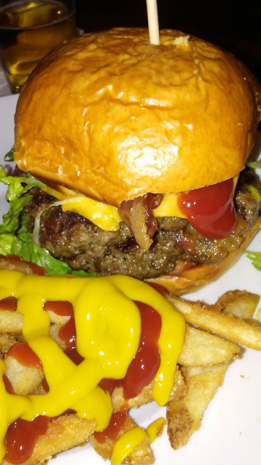 Olivers Bar & Grill | restaurant | 800 N Kinzie Ave, Bradley, IL 60915, USA | 8159393510 OR +1 815-939-3510